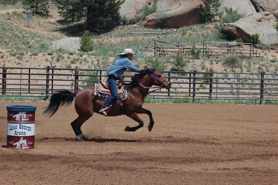 033022-cr-barrel racing